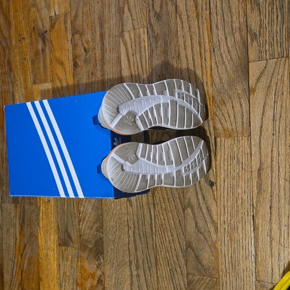 Adidas sneakers - Picture 7 of 9